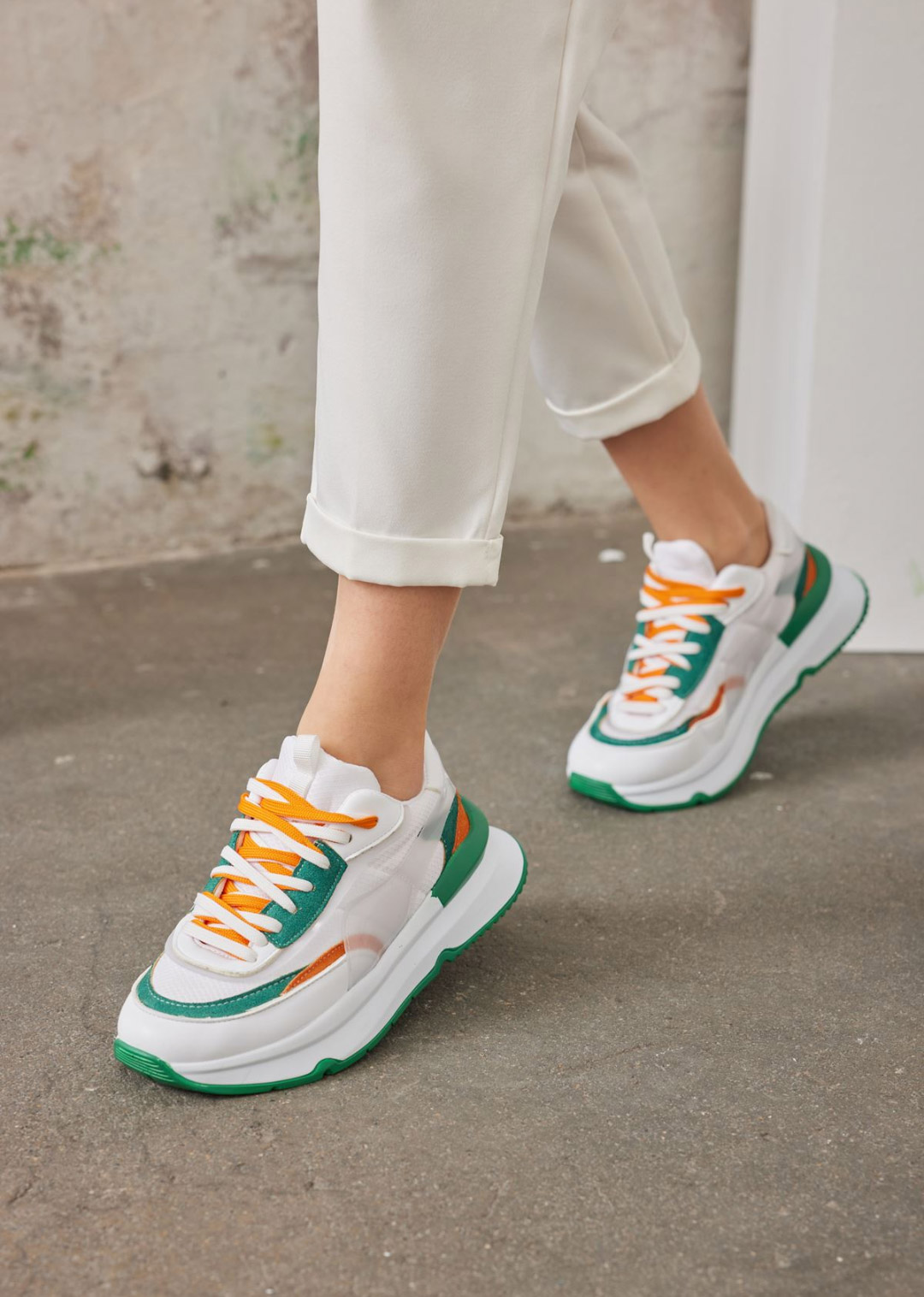 Beyaz Yeşil Turuncu Bağcıklı Düz Taban Kadın Sneaker