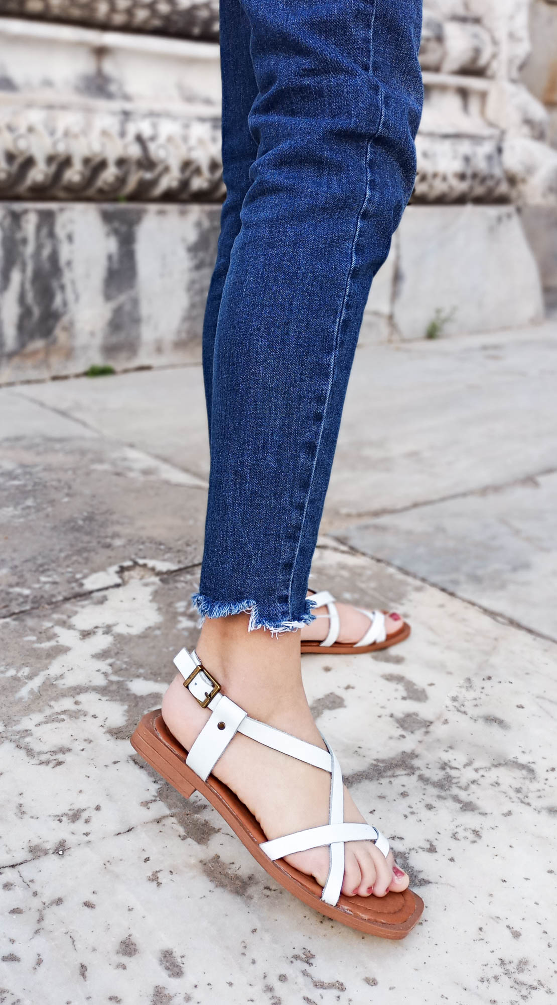 GDT Ayakkabı Hakiki Deri Beyaz Renk  Bantlı Kadın sandalet