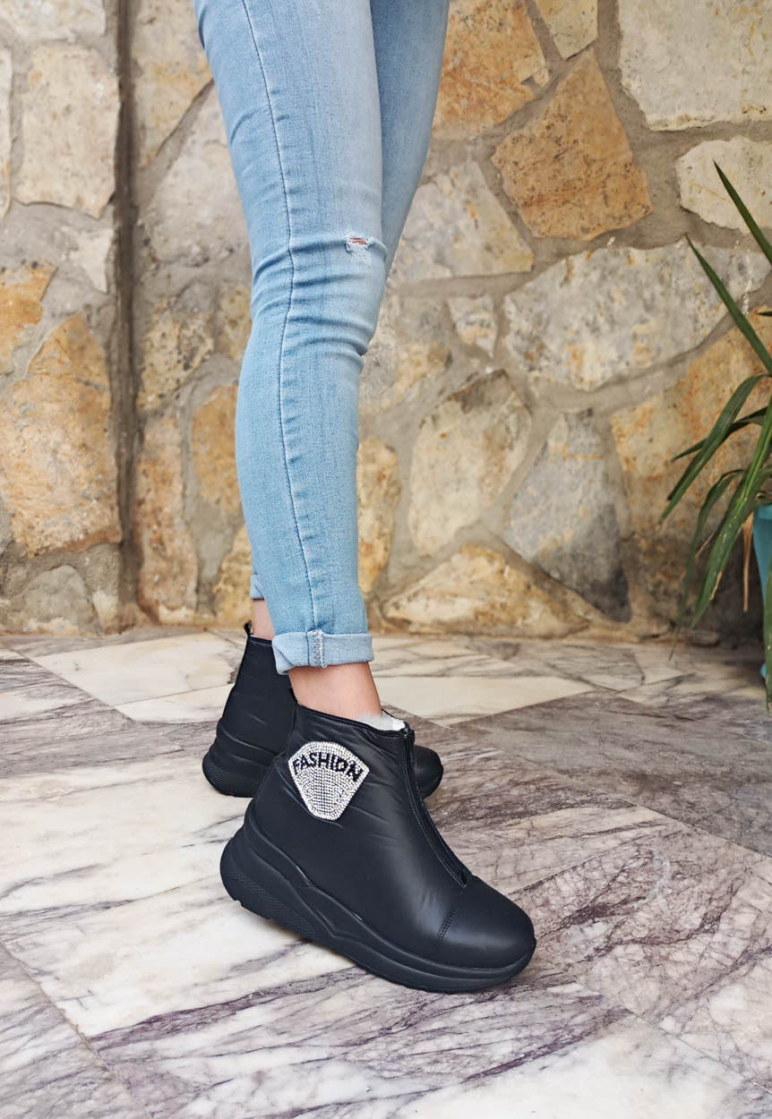 GDT Ayakkabı Siyah Renk Düz Topuk Taşlı Fermuarlı  Kadın Bot