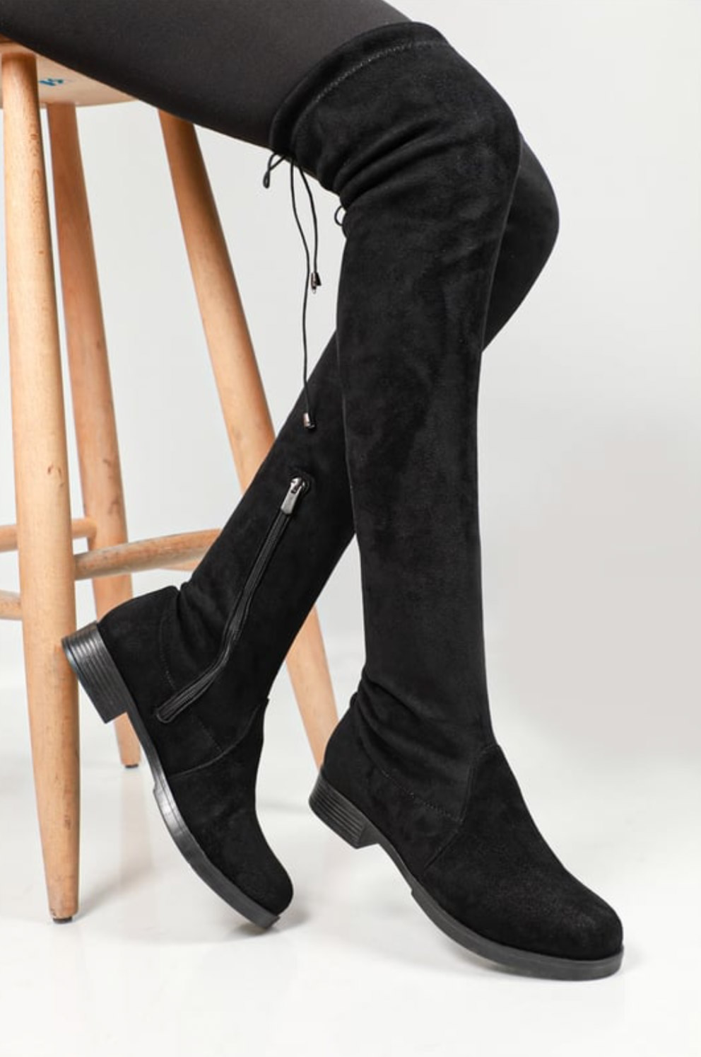 Siyah Renk Diz üstü Fermuarlı Bağcıklı Kadın Çizme