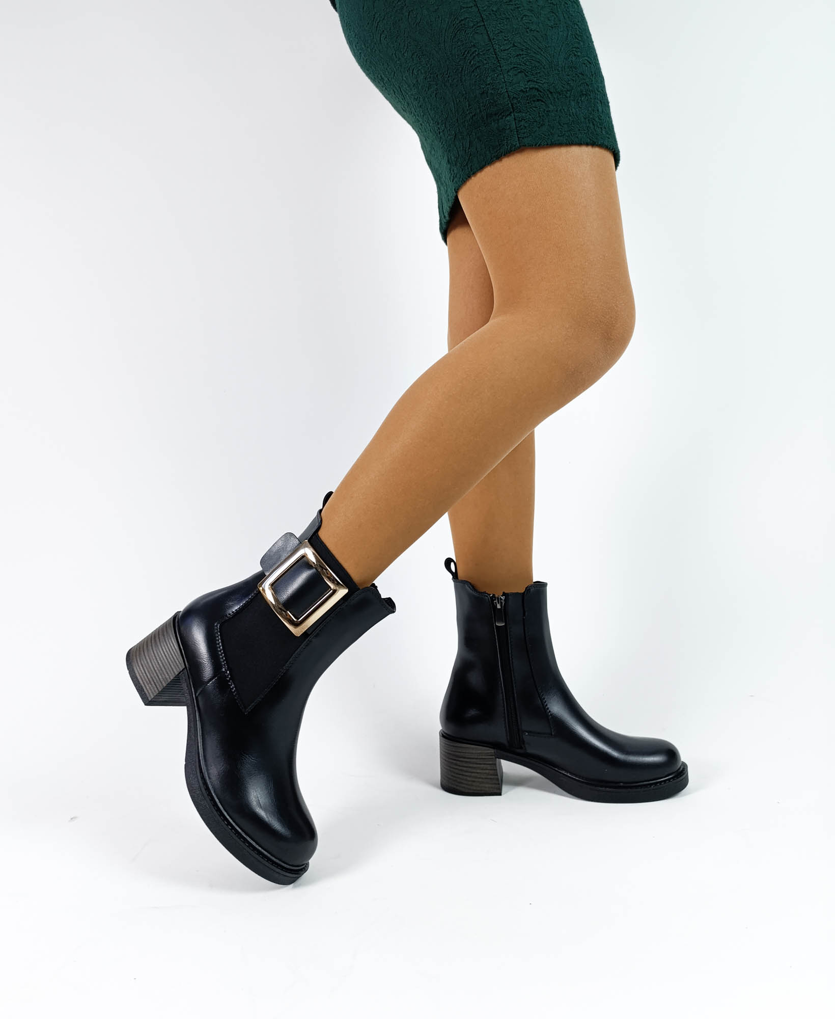 Siyah Cilt Tokalı Lastikli Yandan Fermuarlı Kadın Kalın Topuklu Bot