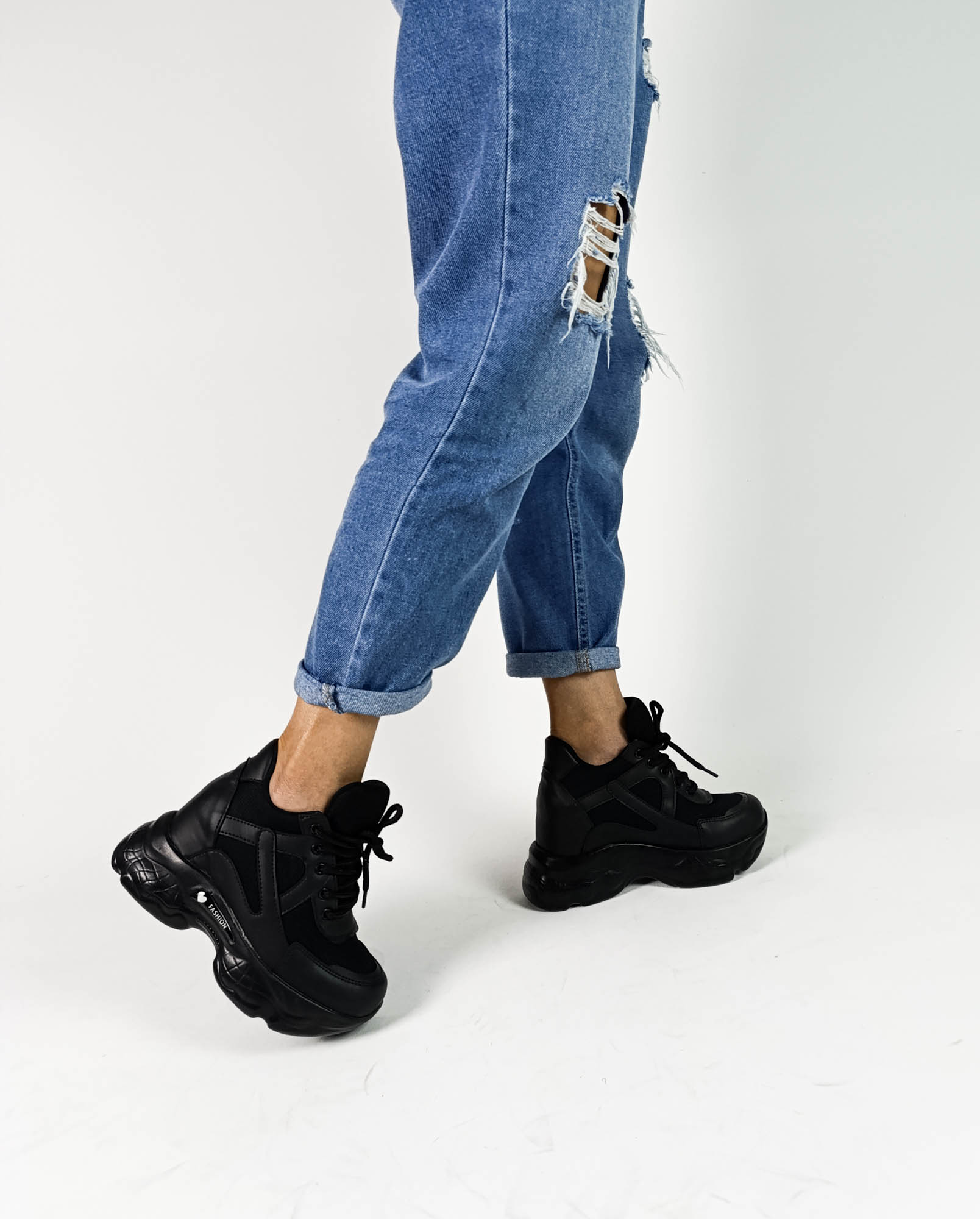 Siyah Renk İçten Gizli Topuk Bağcıklı Kadın Sneakers