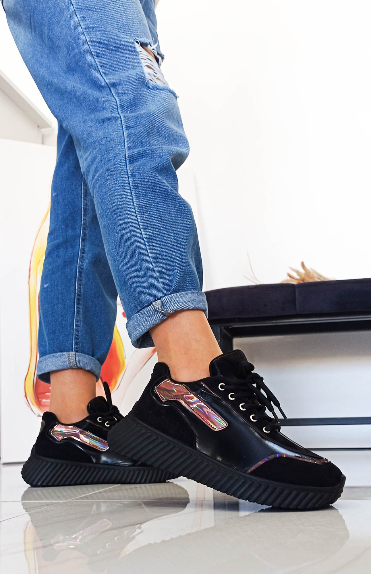 Siyah Renk  Düz Taban Bağcıklı Kadın  Spor Ayakkabı