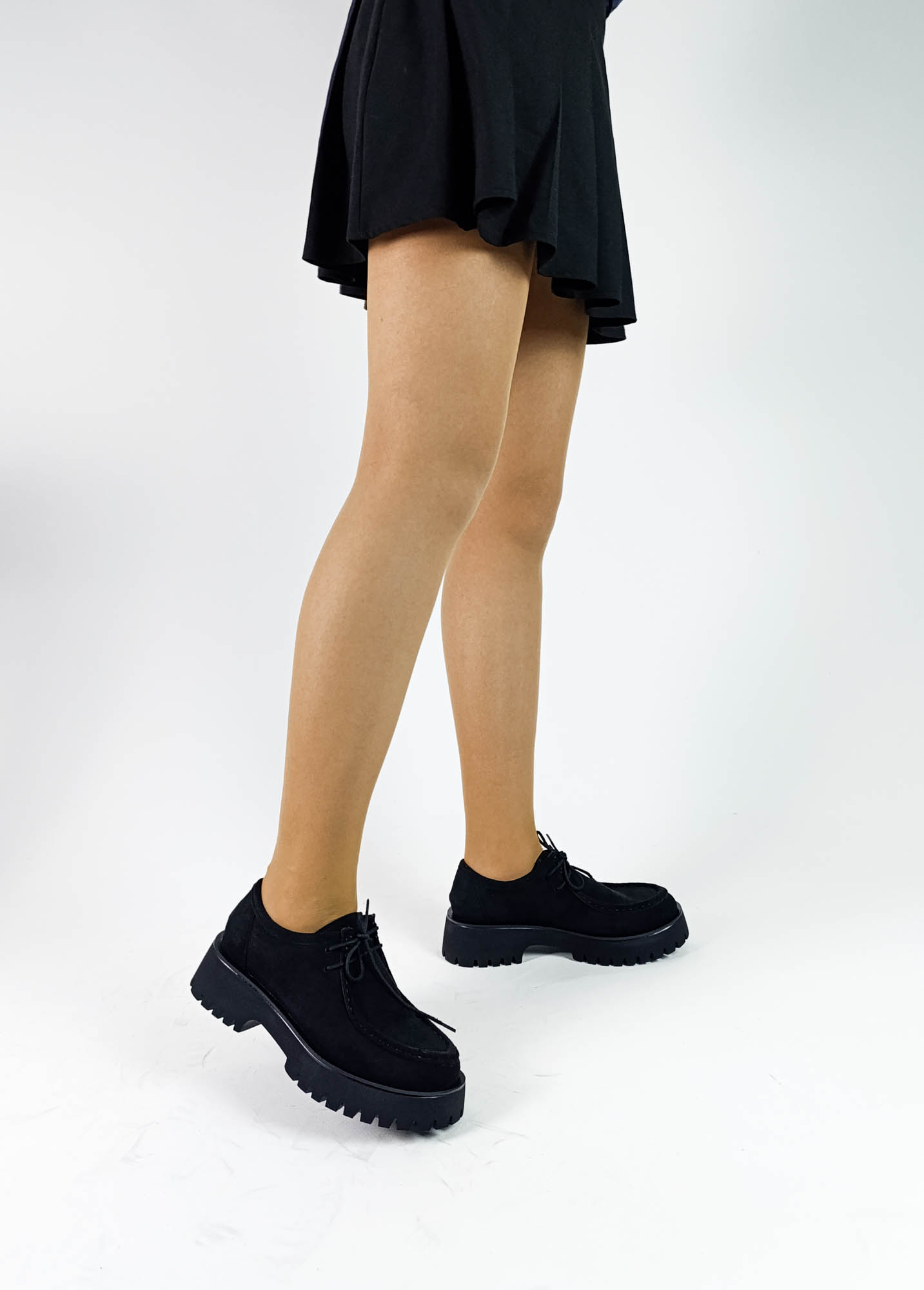 Siyah Renk Süet Deri Bağcıklı Kalın Taban Kadın Loafer Ayakkabı