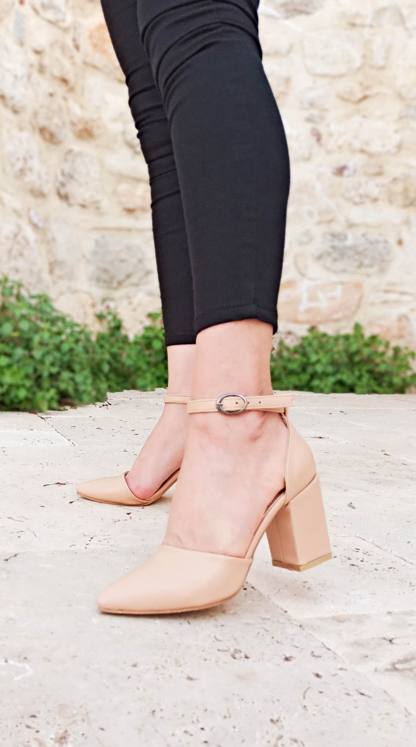 WHİTE LİNE Ten Rengi Karnıyarık Model Kalın Topuklu Kadın Sandalet